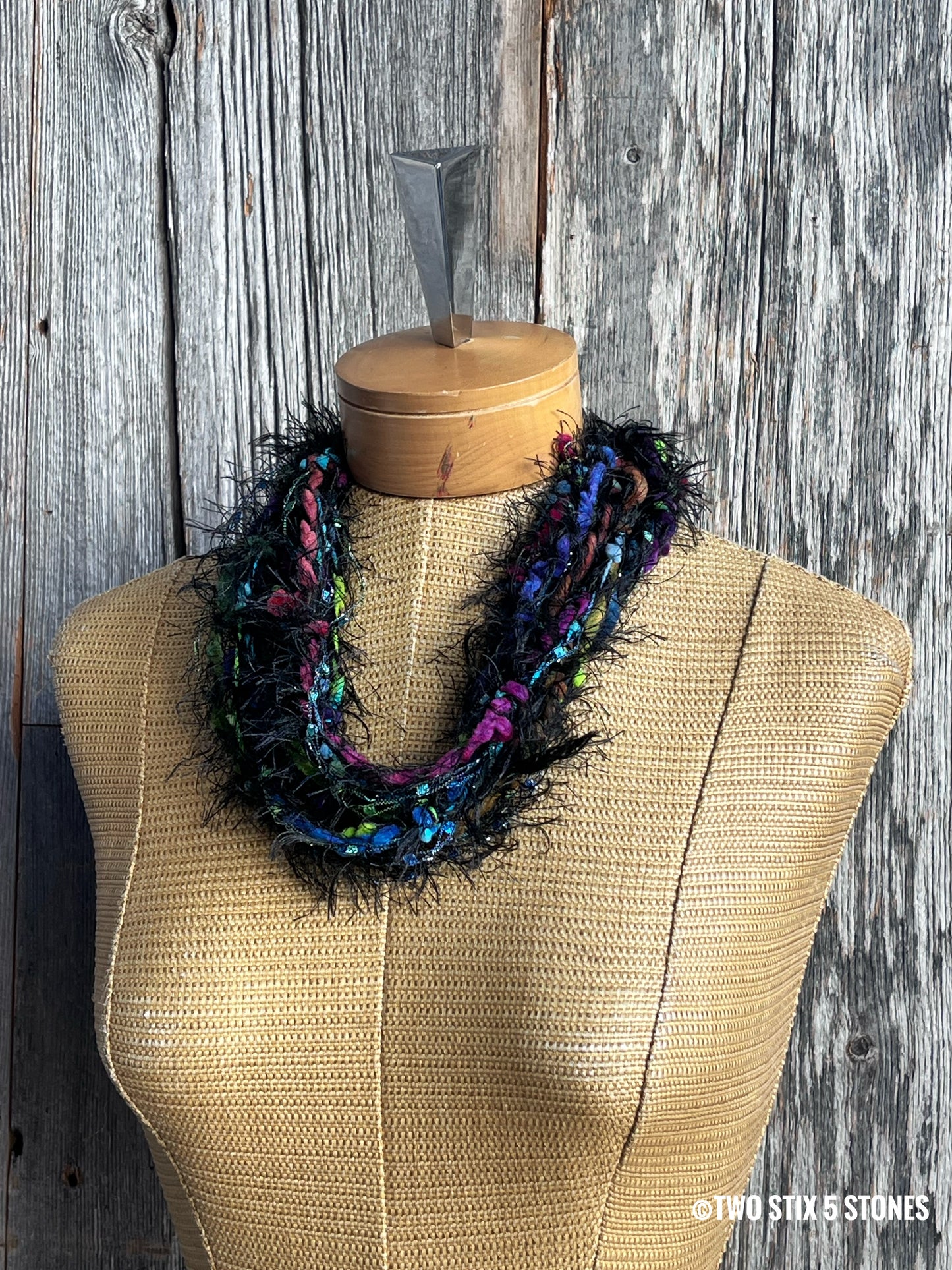 Fiber Neckpiece w/Band