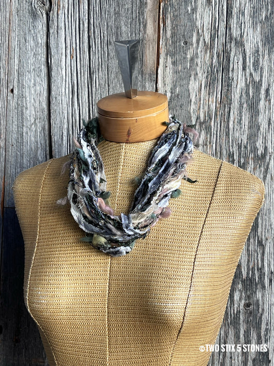 Fiber Neckpiece w/Band