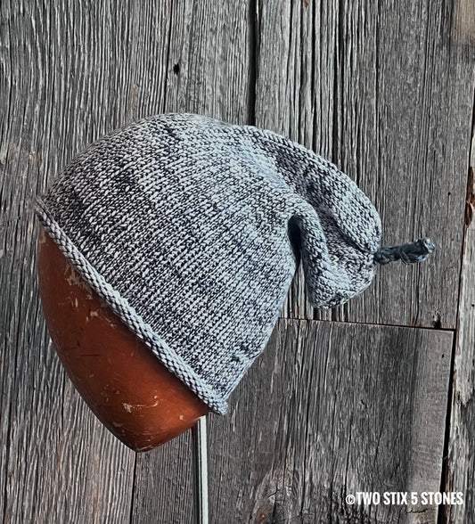 Knit Beanie w/Tassel