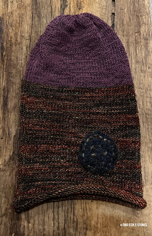 Knit Skull Beanie w/Appliqué