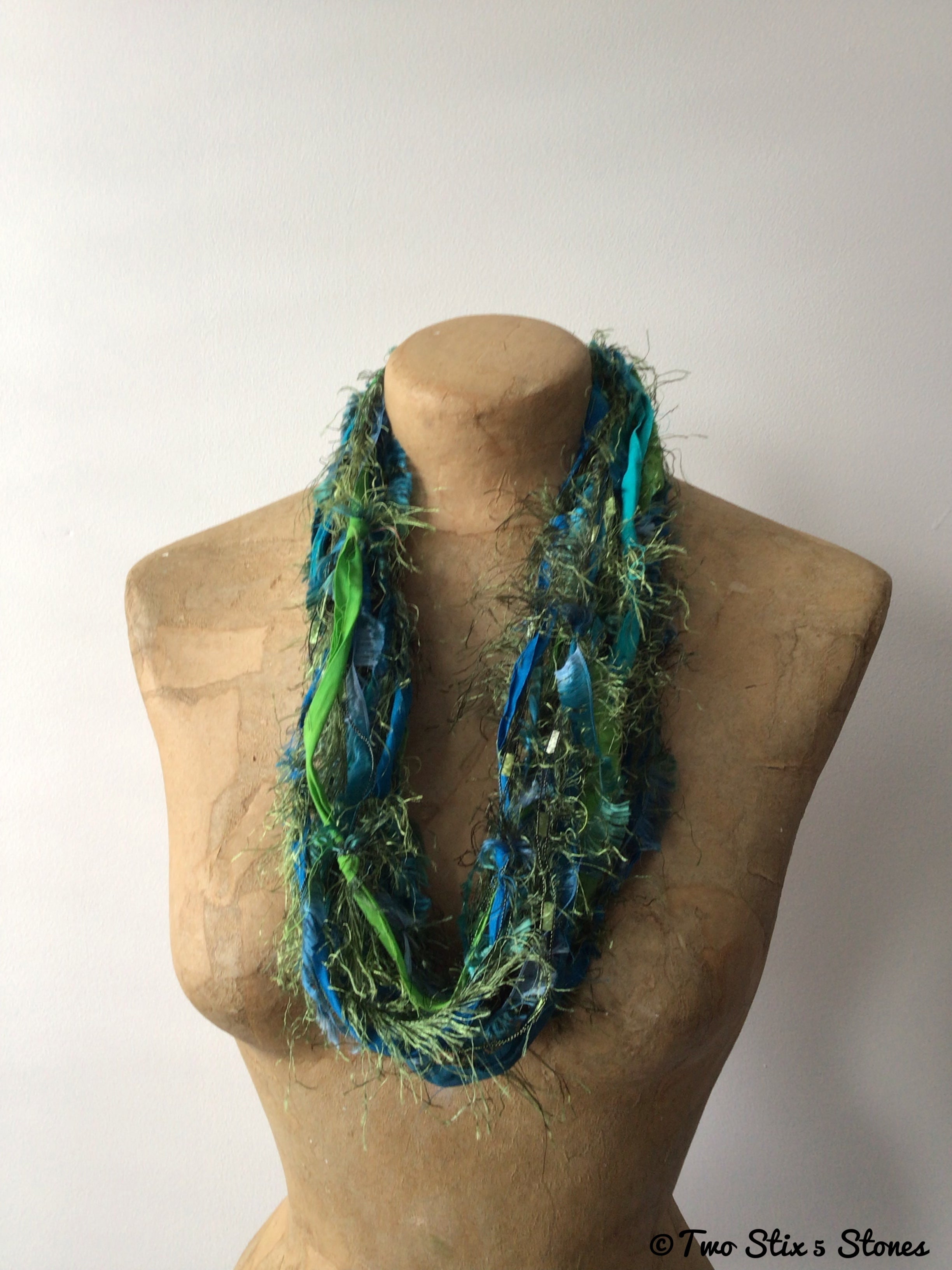 Earthy Green Fiber Necklace w/Band