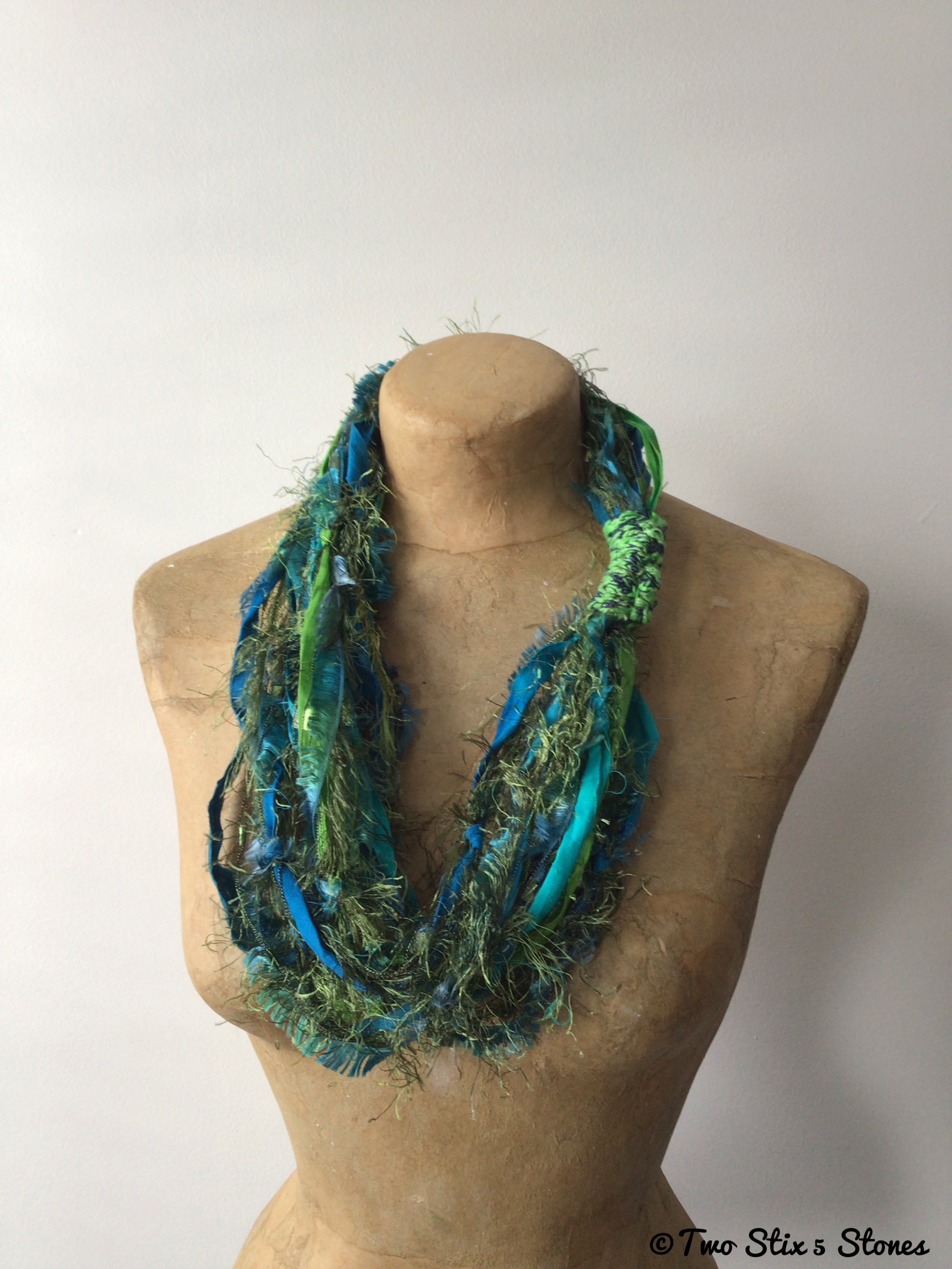 Earthy Green Fiber Necklace w/Band